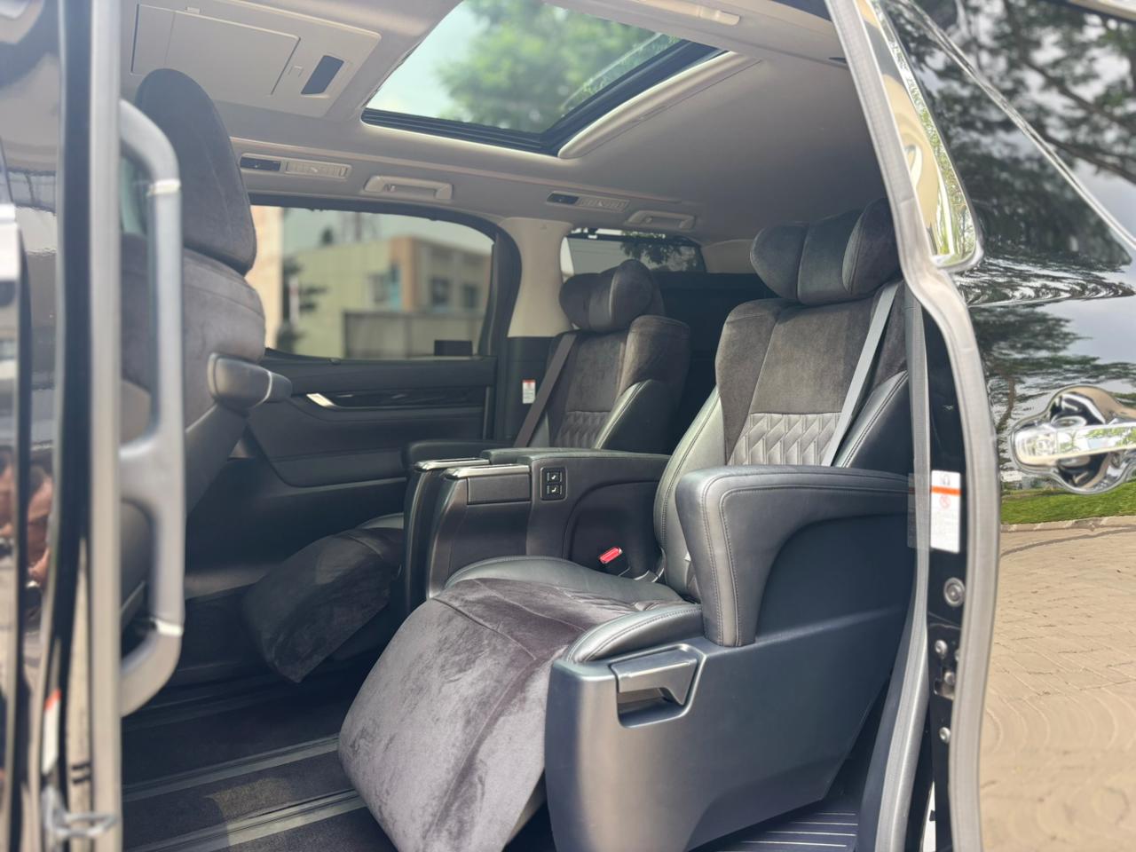 Toyota Vellfire 2015